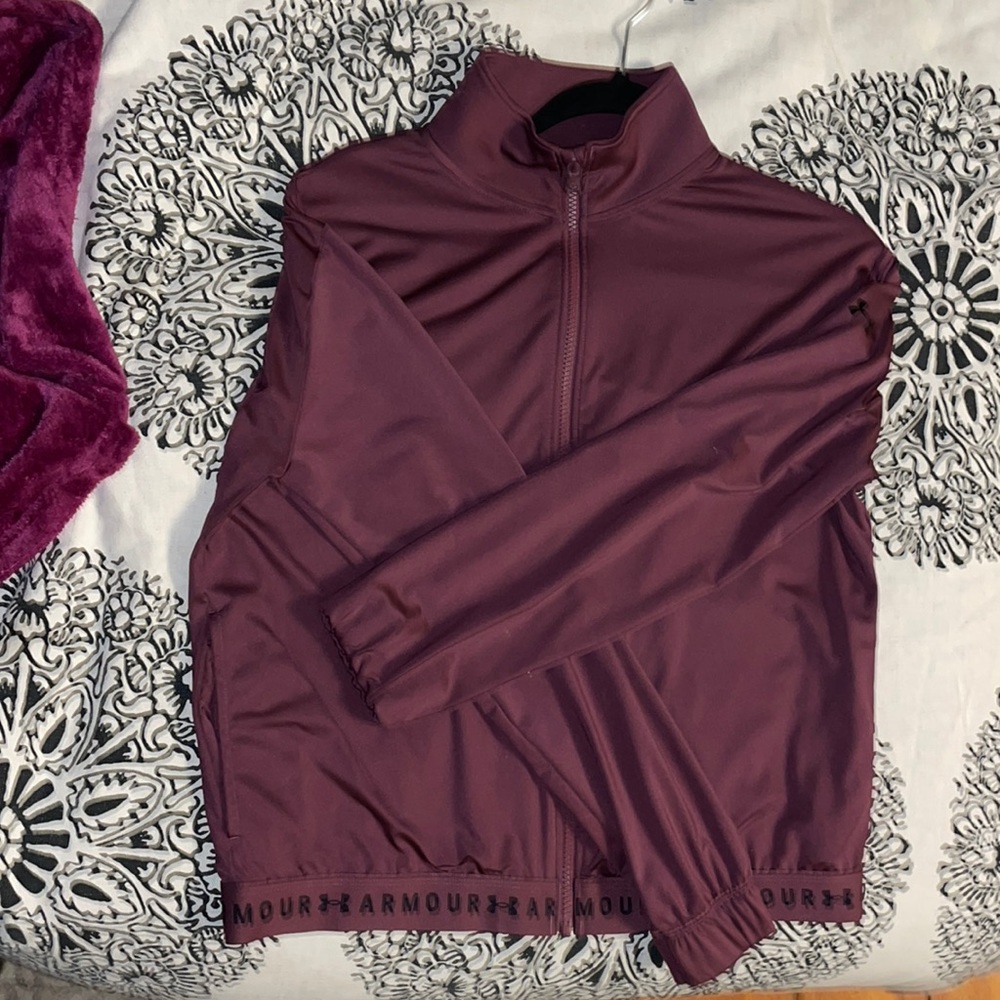 Under Armor Small Medium light sweater